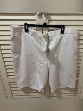 Walter Hagen White Men’s Golf Shorts